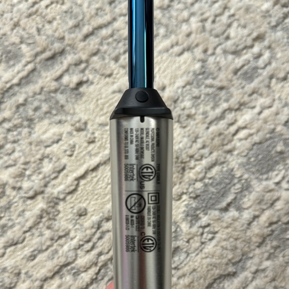 BabylissPro Blue and Silver Curling Wand - Picture 2 of 3